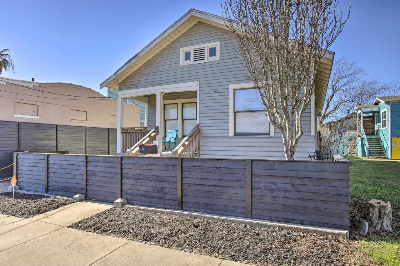 Cozy Beach Bungalow Near Galveston Seawall And Pier Екстериор снимка